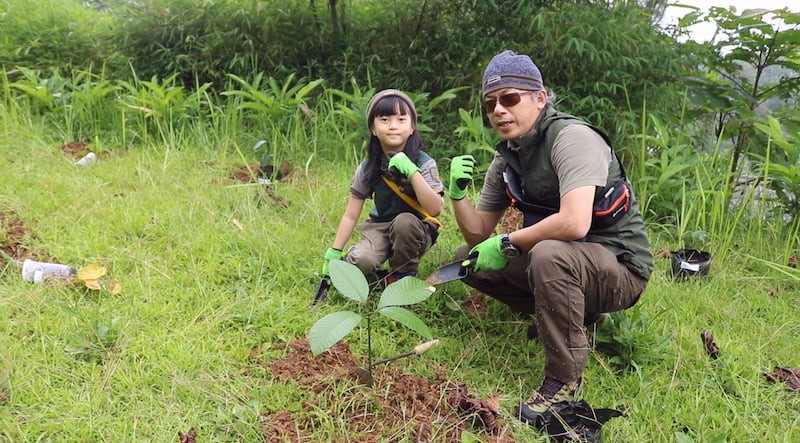 Penghijauan Menanam Pohon Limus dan Kopi